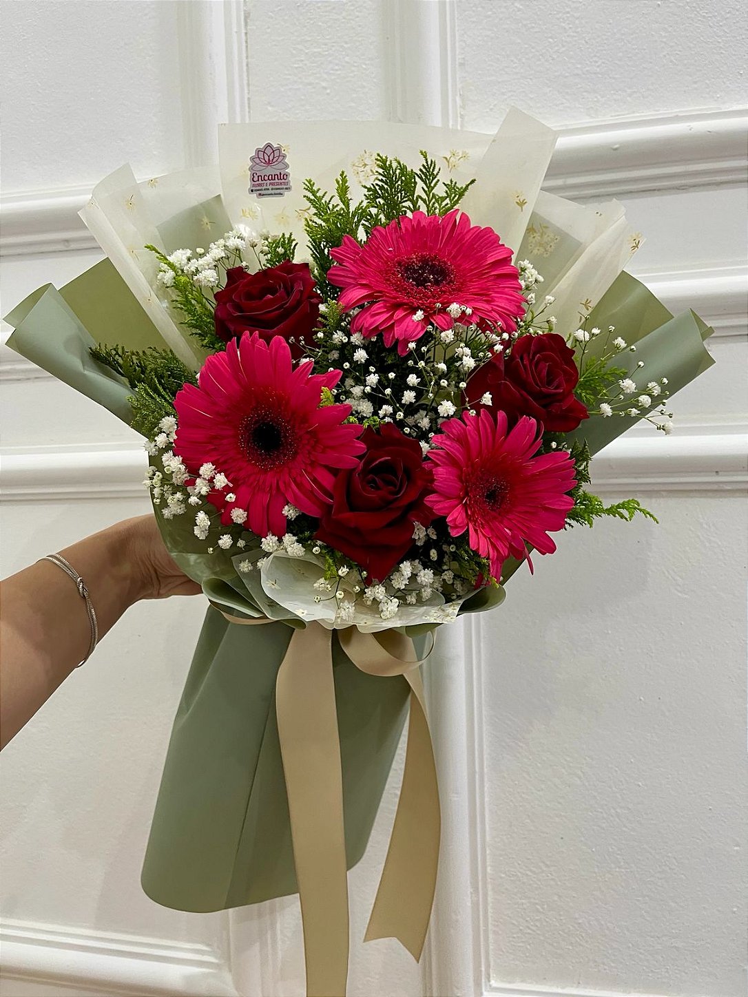 Buquê frave 3 rosas e 3 gérberas
