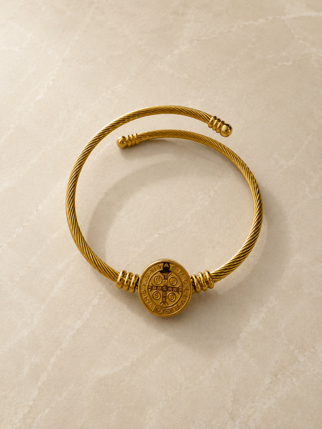 Bracelete São Bento em Aço Inox Dourado