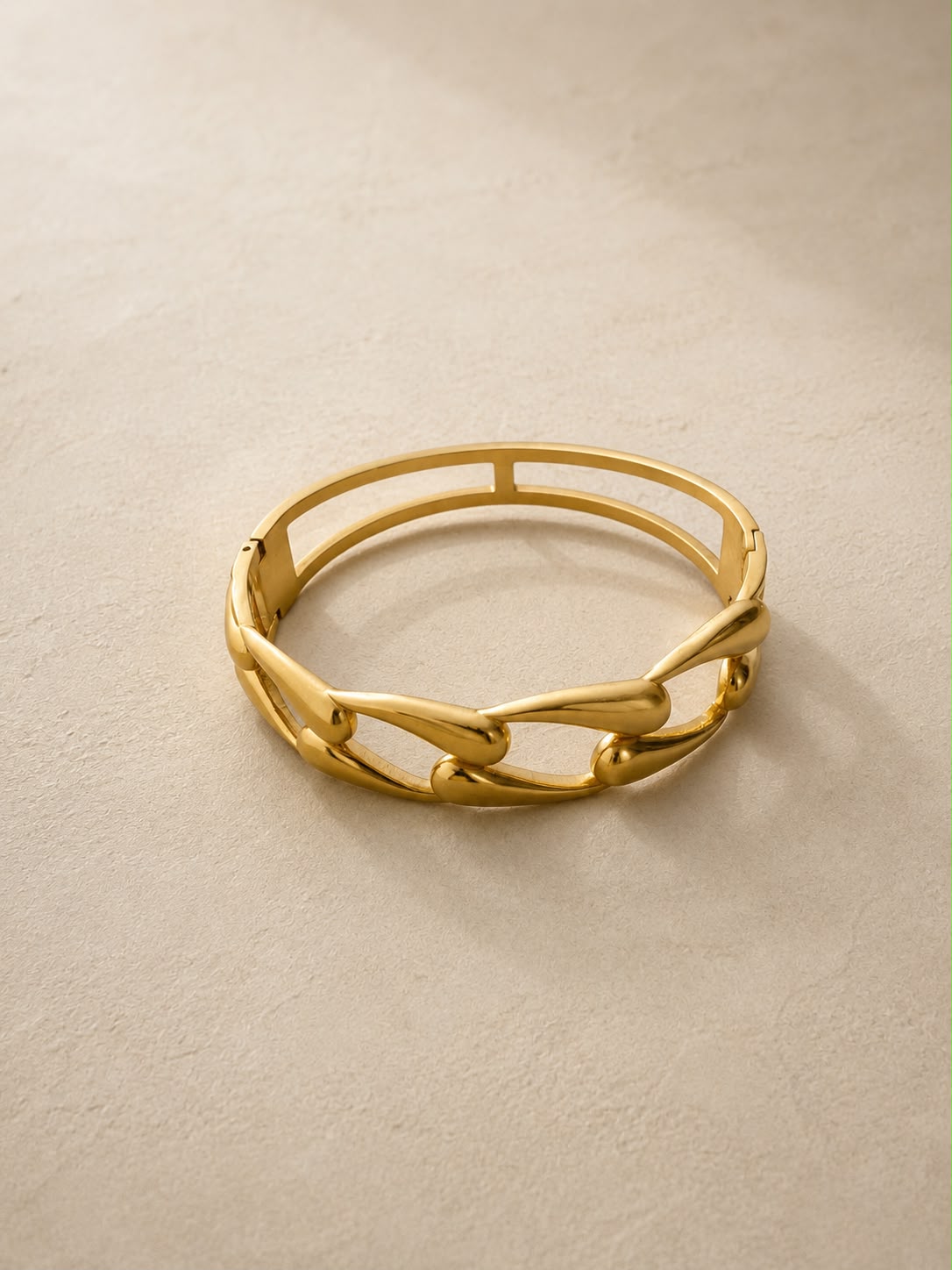 Bracelete em Aço Inox Dourado Elegante