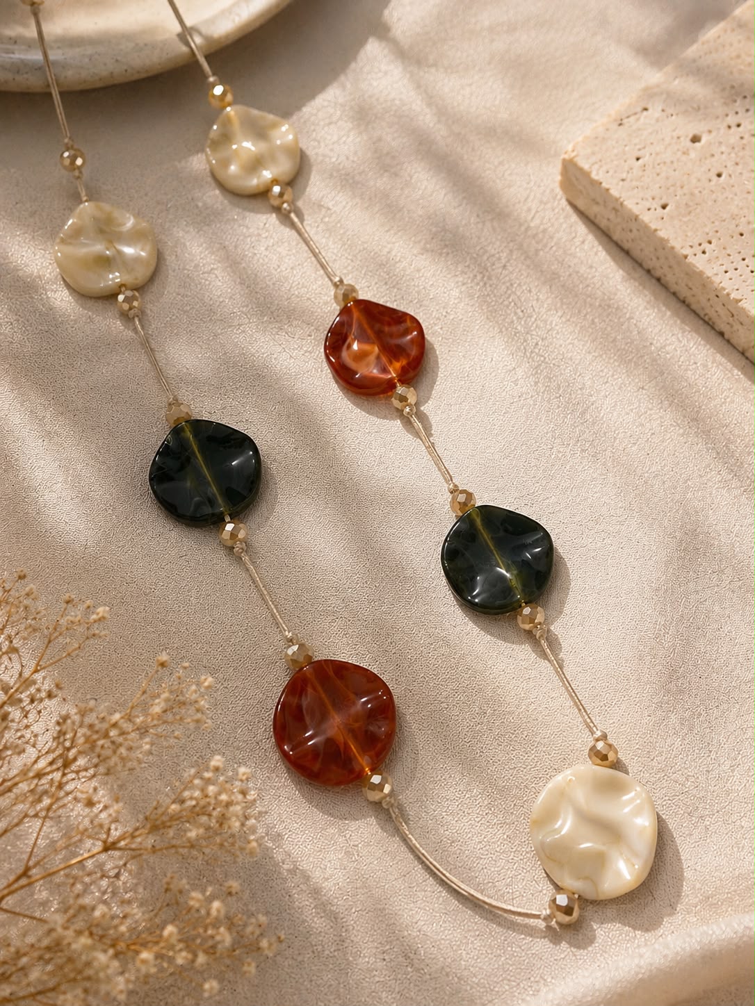 Colar Feminino de Resina Longo Elegante