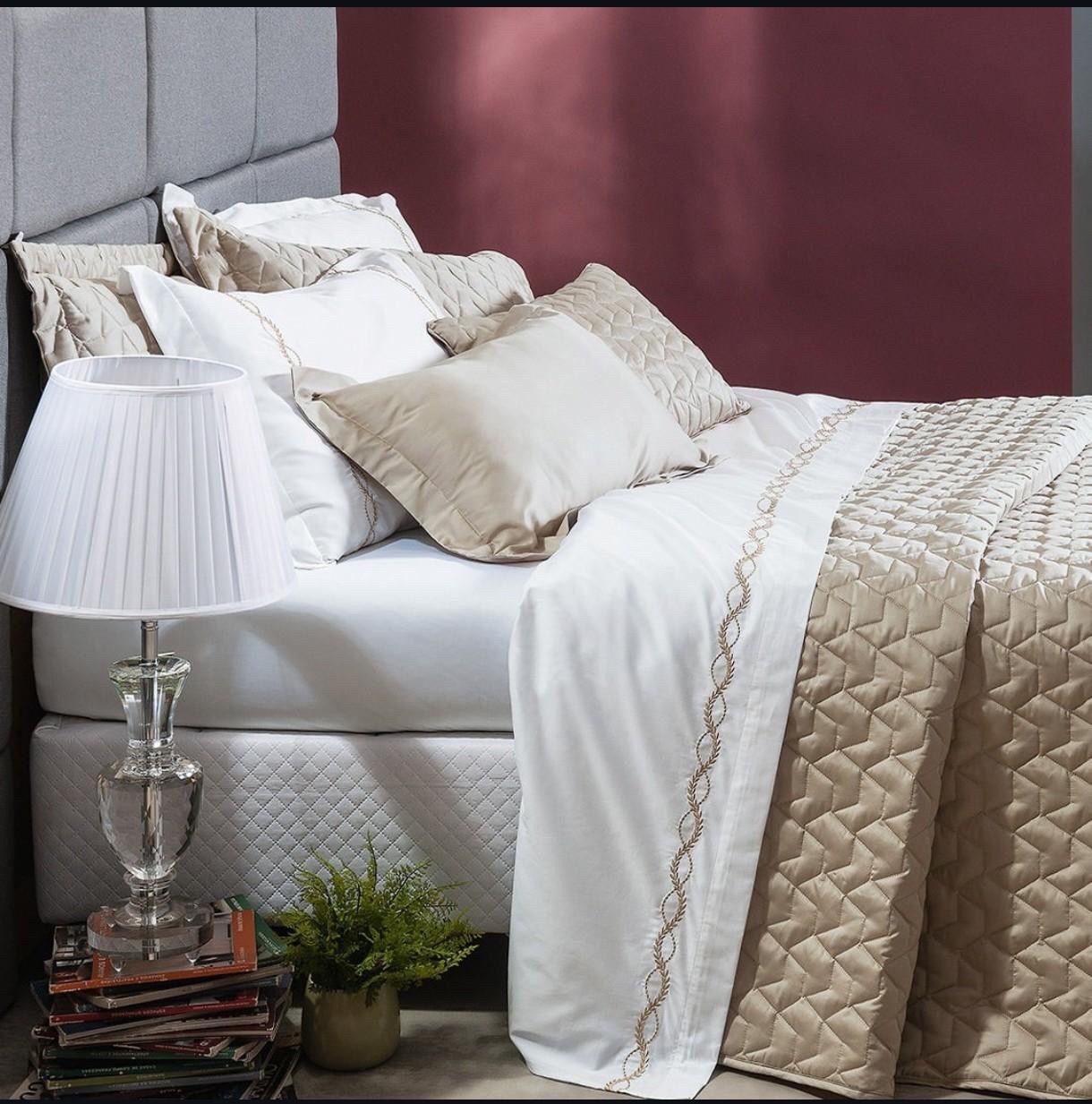 Jogo de Cama Queen Luxury Gregory Juma Percal 400 Fios Acetinado 100% Algodão 04 Peças