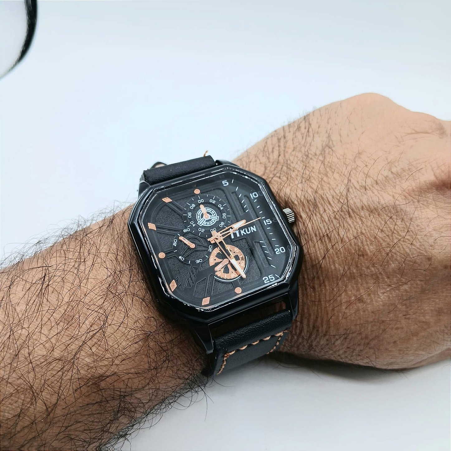 Relógio ITKUN Preto com Pulseira de Couro