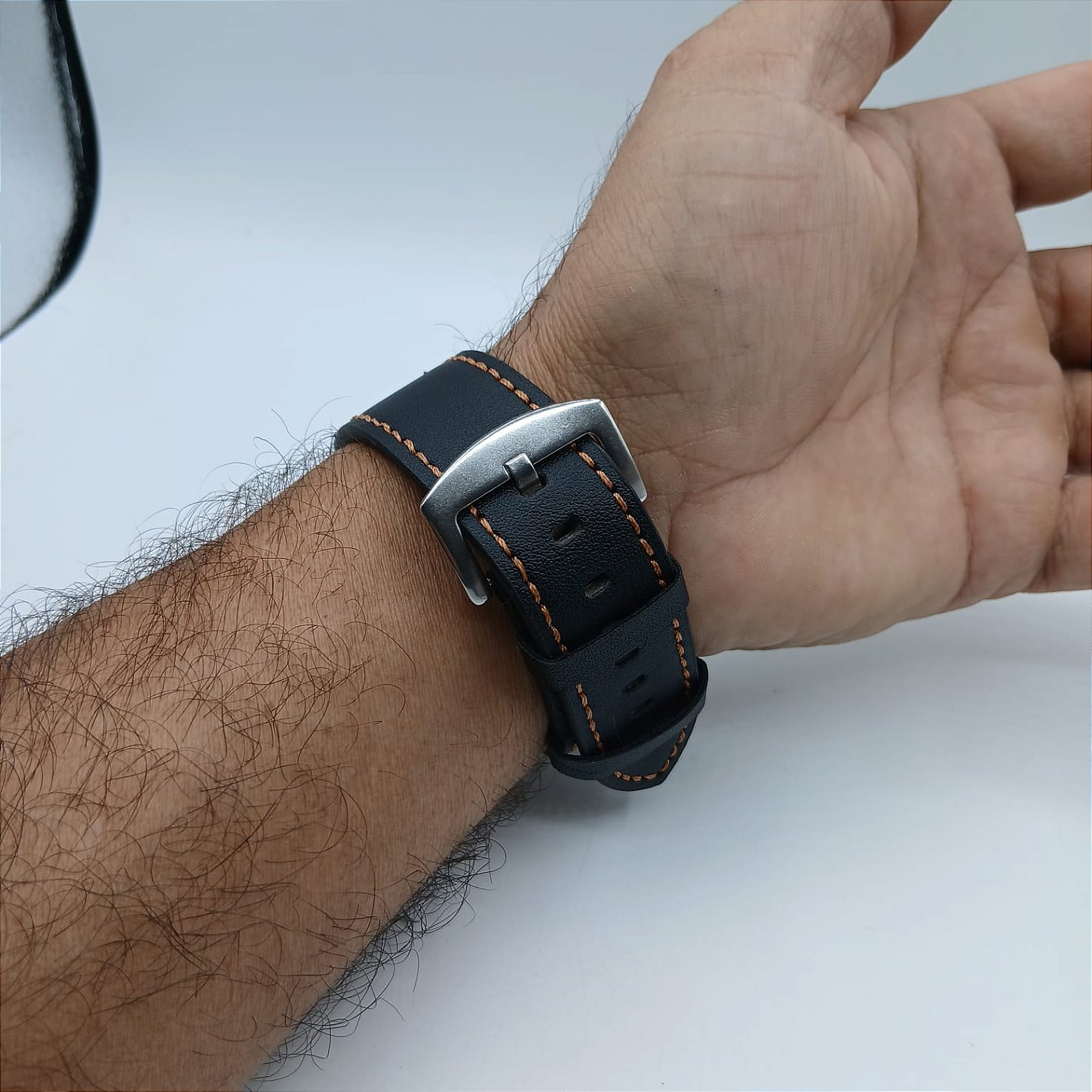 Relógio ITKUN Preto com Pulseira de Couro