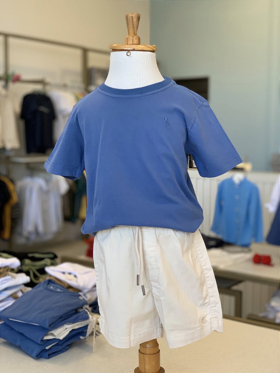 Conjunto Camiseta Azul e Short Sarja Areia Dudes