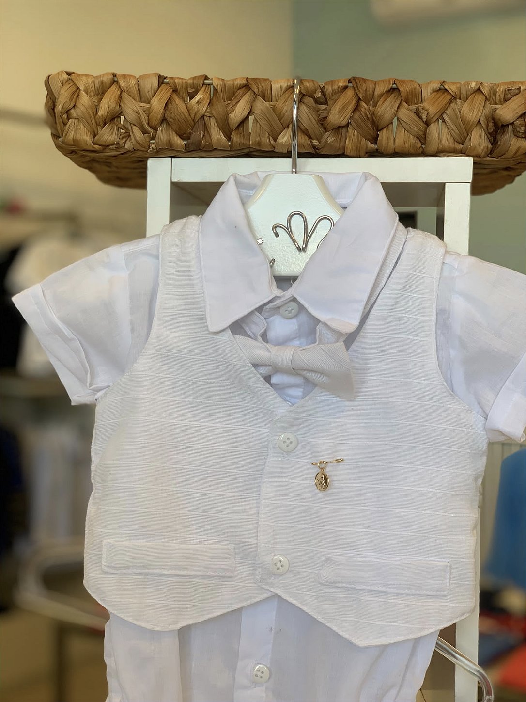 Conjunto Batizado Short c/ Suspensórios Branco Roana