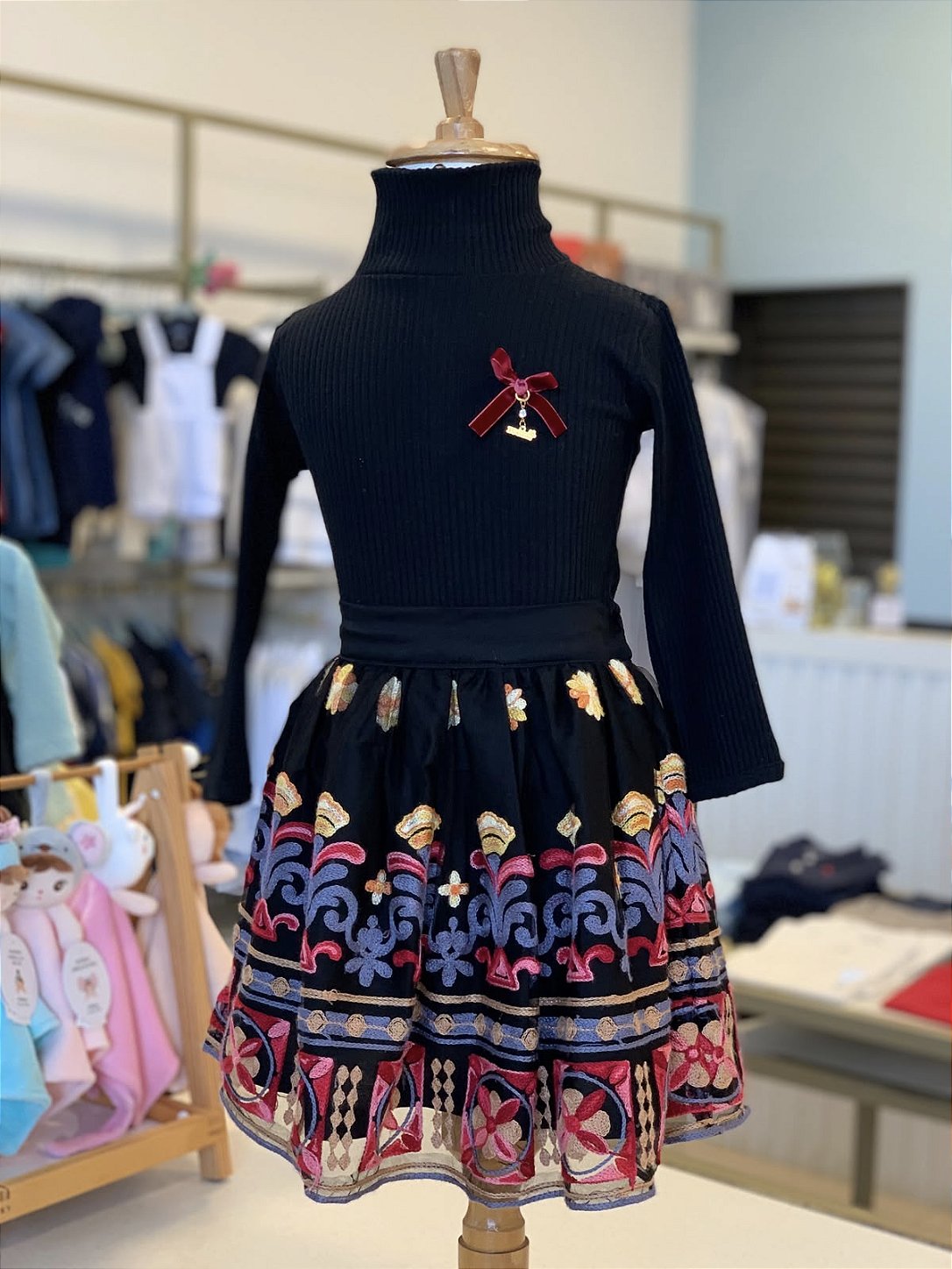 Conjunto c/ Saia Preto ML Roana