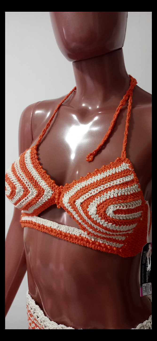 Top Cropped de Crochê com Pérolas Laranja P/M