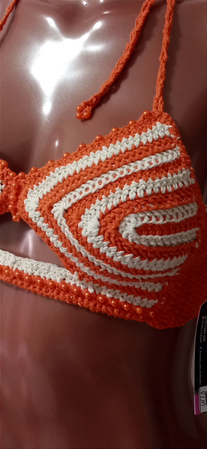 Top Cropped de Crochê com Pérolas Laranja P/M