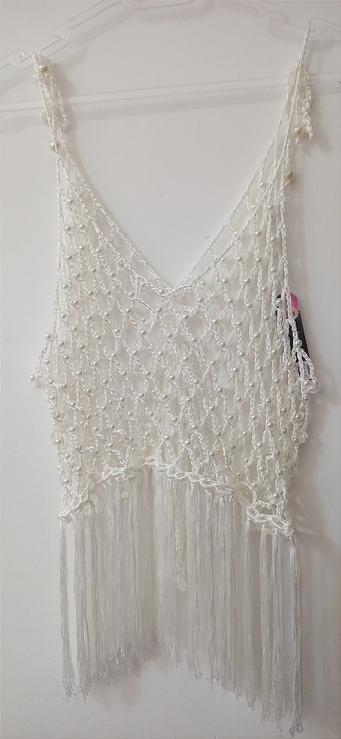 Blusinha de crochê com pérolas M off-white