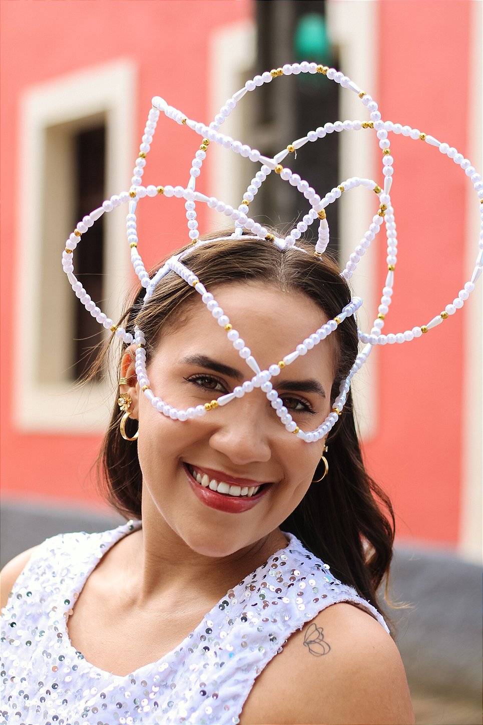 Adereço de Cabeça Órbita – Branco e Dourado