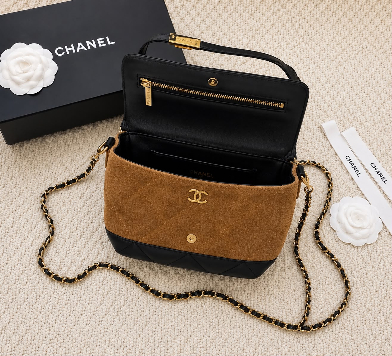 Chanel Mini Bag Bicolor – Caramelo & Preto