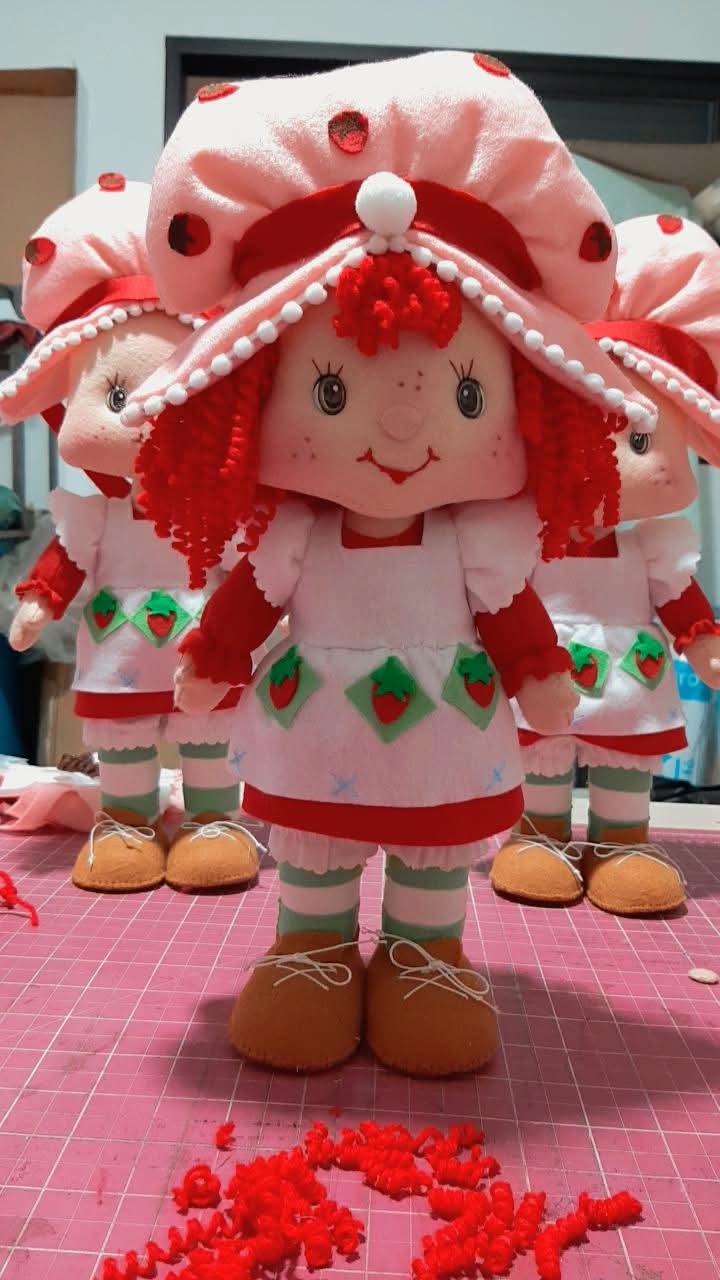 Boneca de Feltro Moranguinho