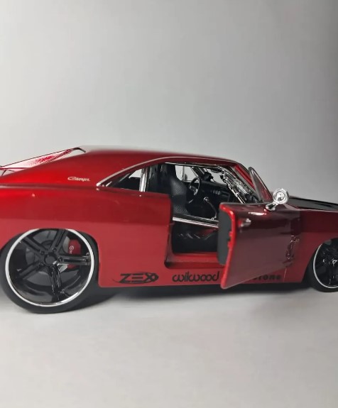 Miniatura Dodge Charger 1970 Vermelho