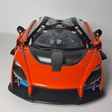 Miniatura Mclaren Senna Laranja 18 cm