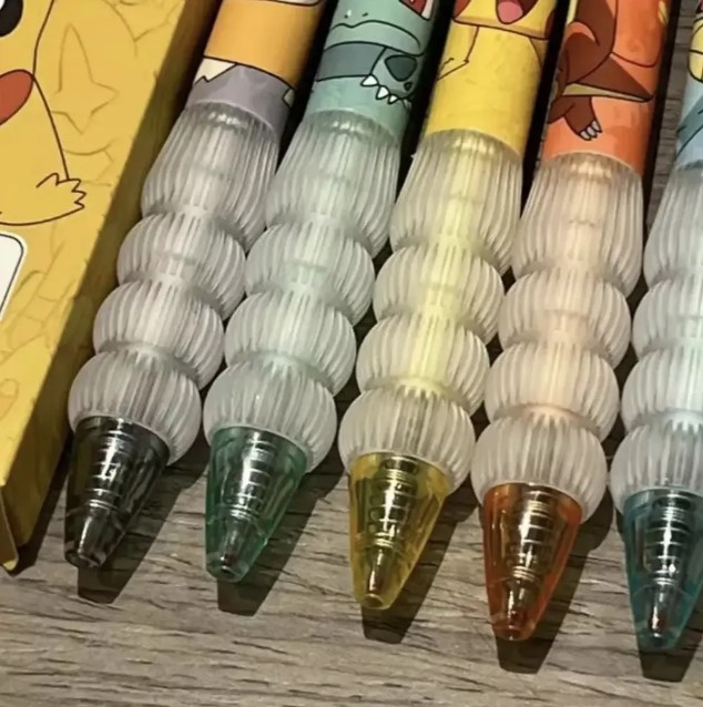 Kit 5 Canetas Escolar Personagens Pokémon