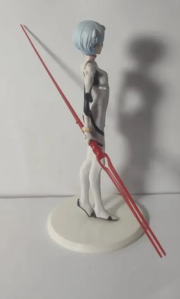 Figure Rei Ayanami com Lança Longinus Neon Genesis Evangelion