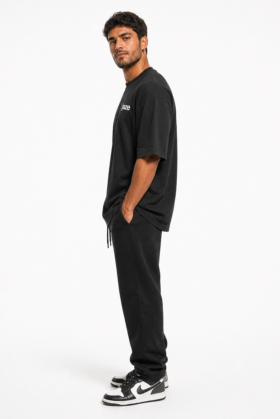Camiseta Oversized Preta Estampada Haze Montanhas