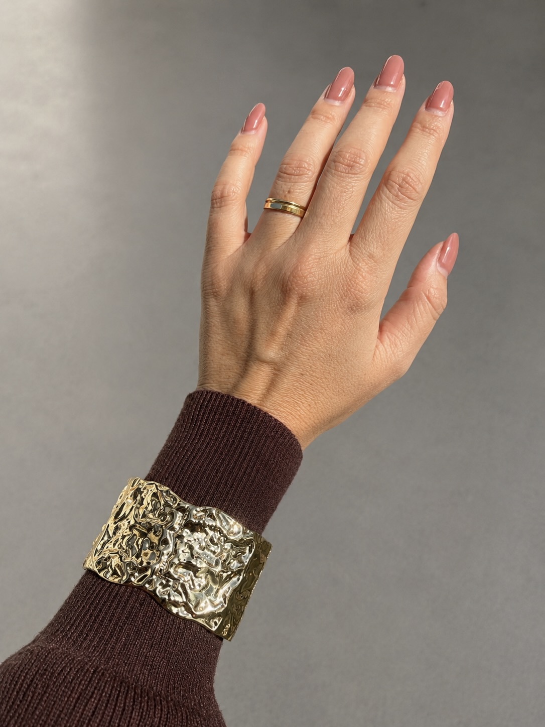 Bracelete Grosso Dourado Texturizado