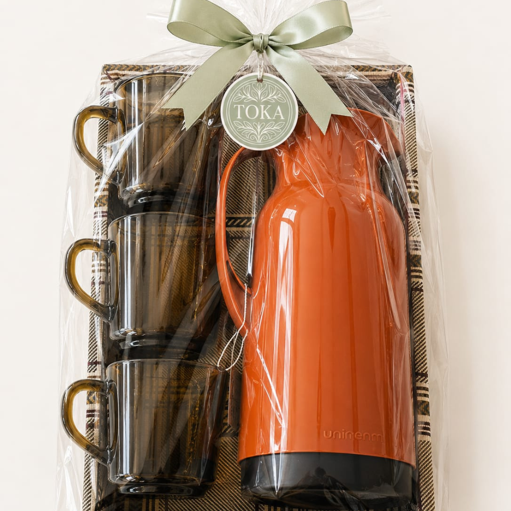 KIT CAFÉ CANECA XADREZ - COM GARRAFA TÉRMICA E CANECAS ÂMBAR | 5 PEÇAS