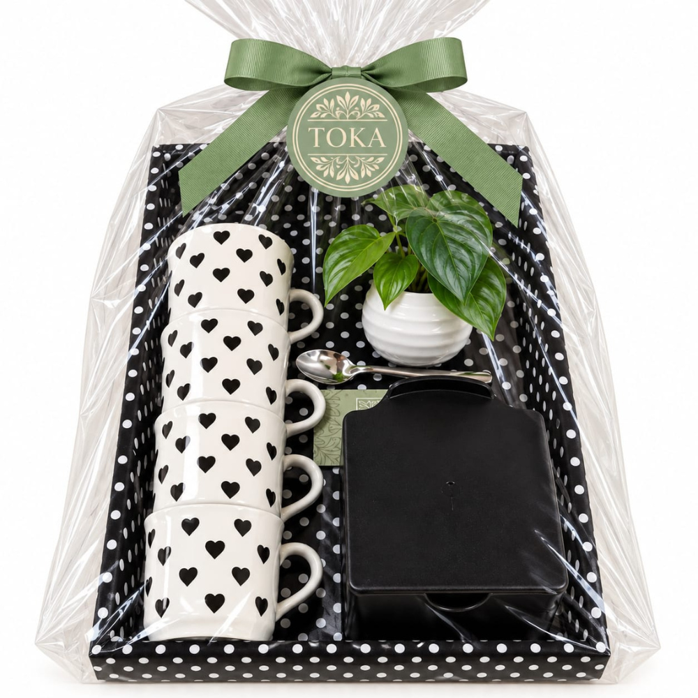 KIT CAFÉ POÁ - COM AÇÚCAREIRO E CANECAS CORAÇÃO PRETO & BRANCO | 8 PEÇAS