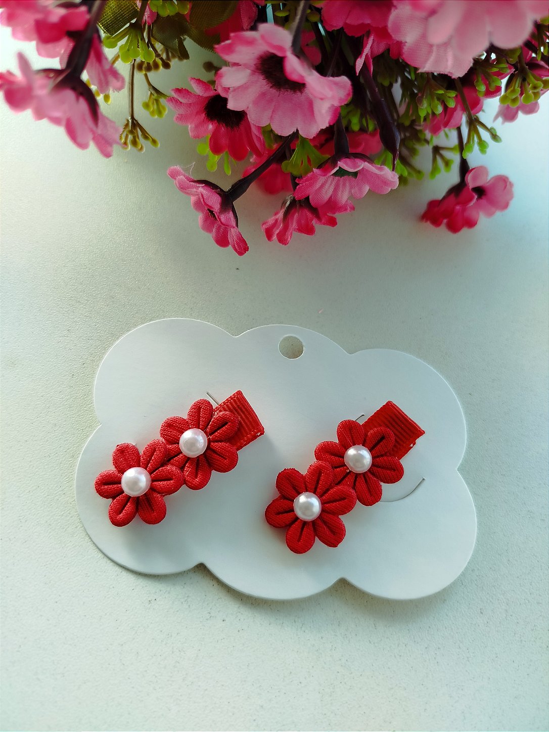 PAR DE PRESILHAS FLOR PEROLA PARA BEBE TAM. P