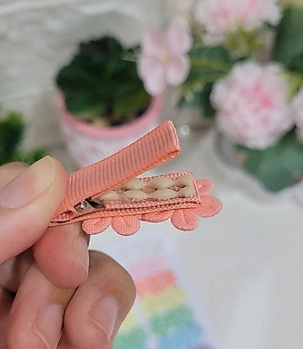PAR DE PRESILHAS FLOR PEROLA PARA BEBE TAM. P
