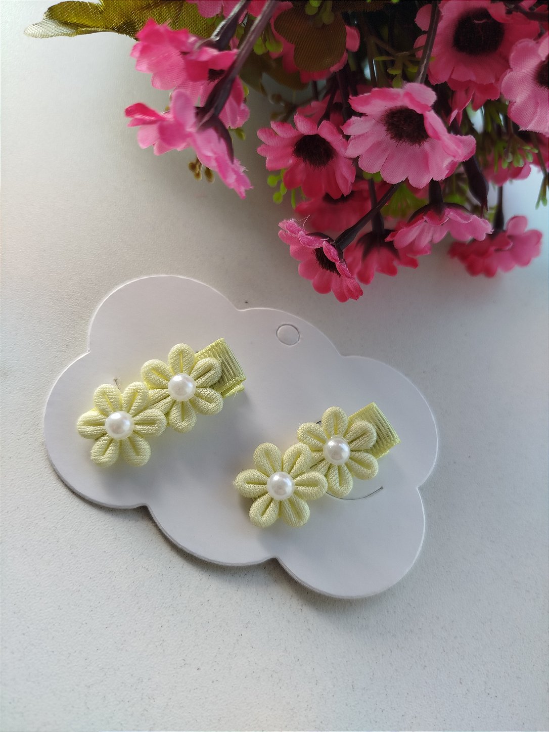 PAR DE PRESILHAS FLOR PEROLA PARA BEBE TAM. P