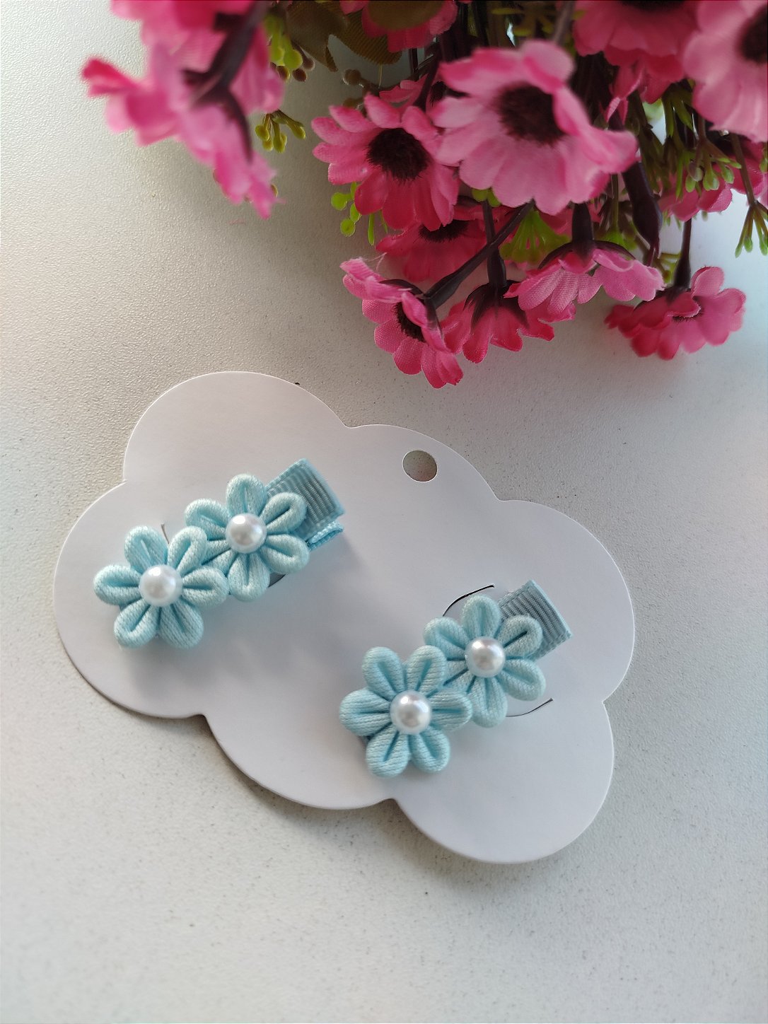 PAR DE PRESILHAS FLOR PEROLA PARA BEBE TAM. P