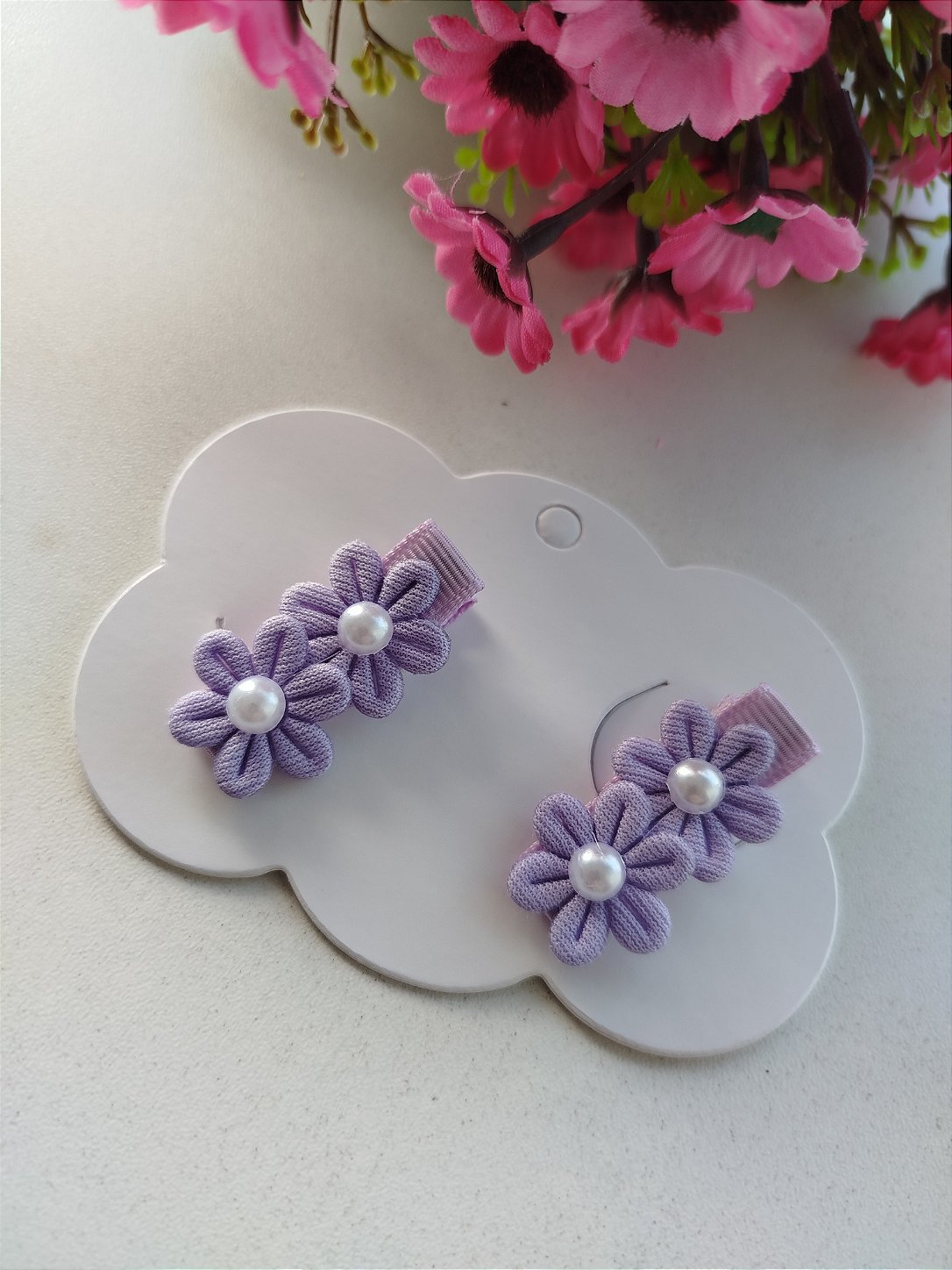 PAR DE PRESILHAS FLOR PEROLA PARA BEBE TAM. P
