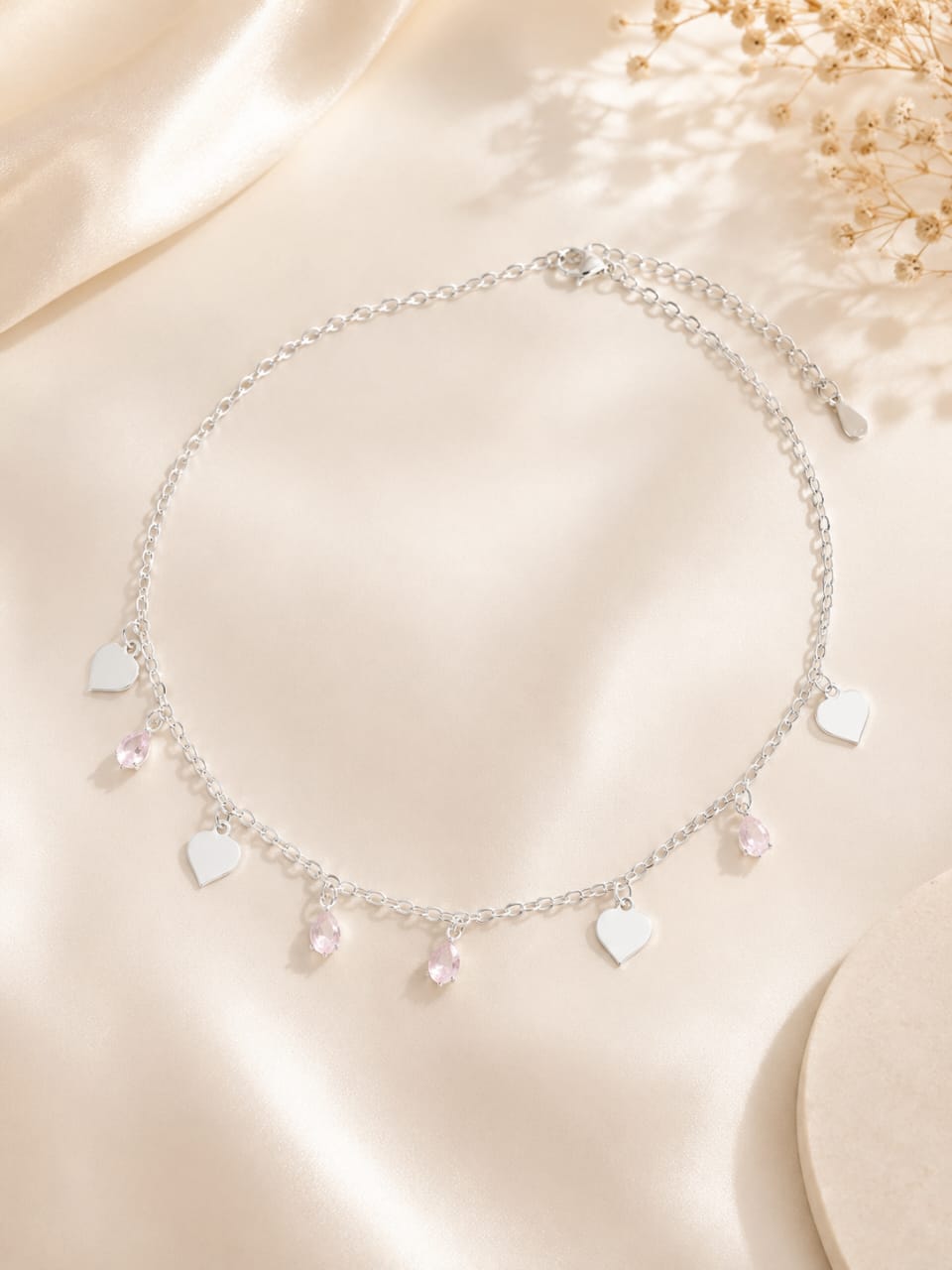 Choker Feminina com Corações e Cristais Prateada Delicada | Mavi Semijoias