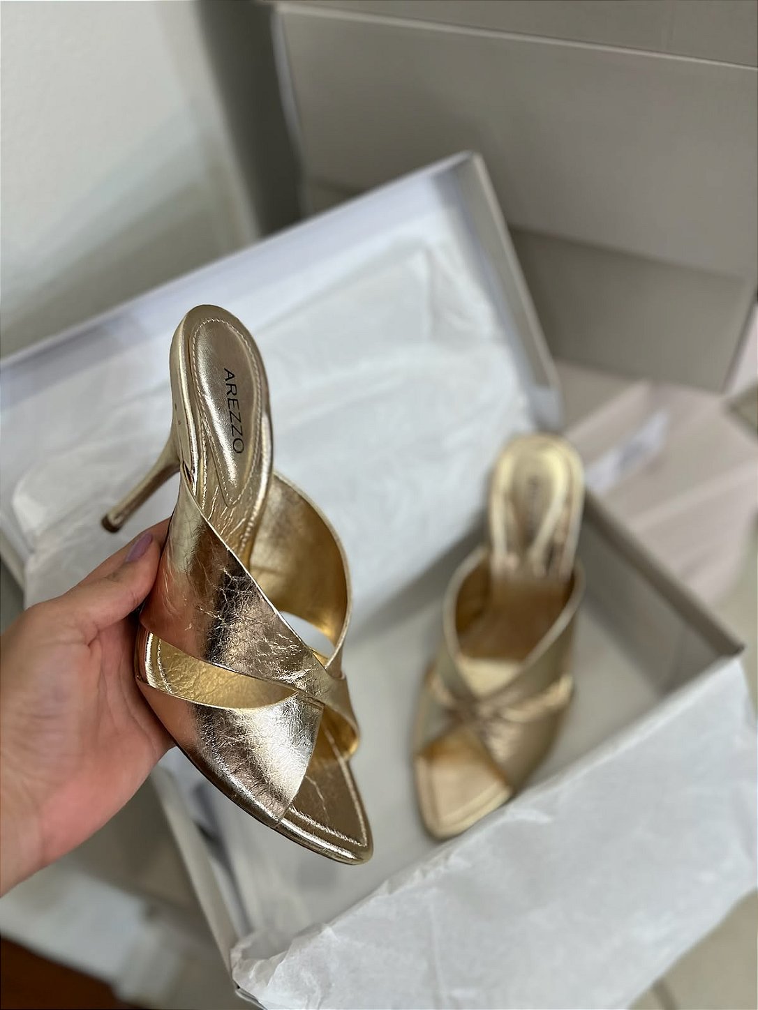 TAMANCO AREZZO SALTO FINO TIRAS CRUZADAS - I26 DOURADO 38