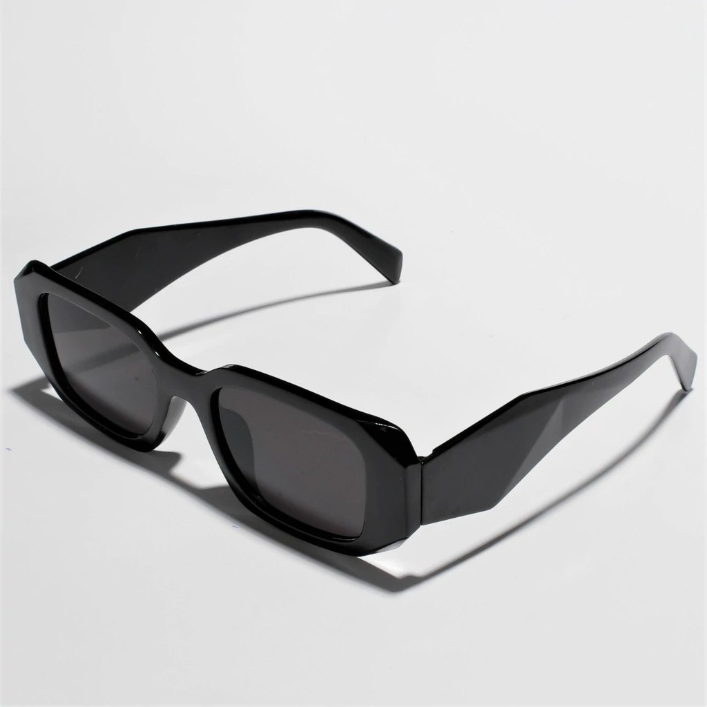 Óculos de Sol Blogueira Retangular Ghata Diamond - Preto - Injetado