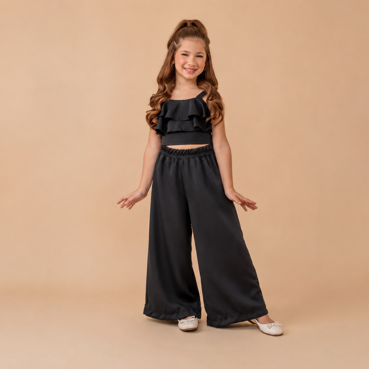 Conjunto Infantil Menina Cropped com Babados e Calça Pantalona Preta com Laço