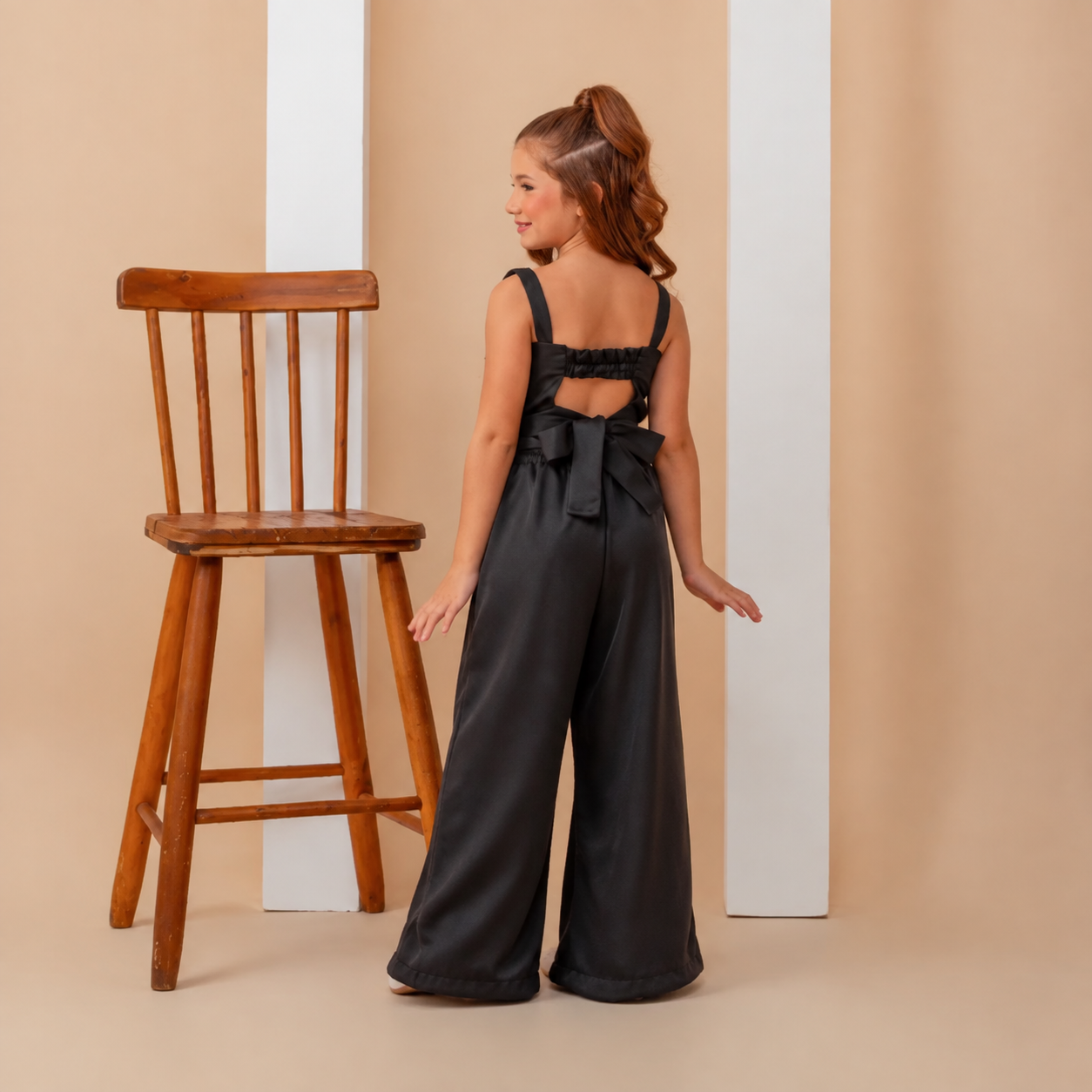 Conjunto Infantil Menina Cropped com Babados e Calça Pantalona Preta com Laço