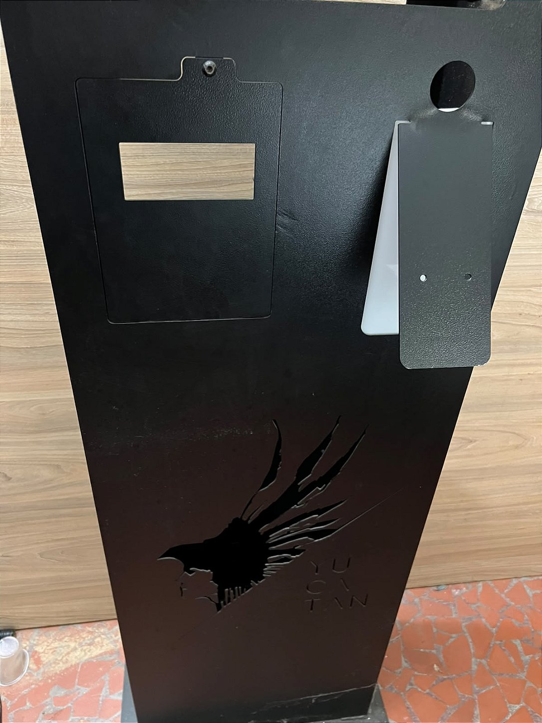 TOTEM PARA MONTAGEM