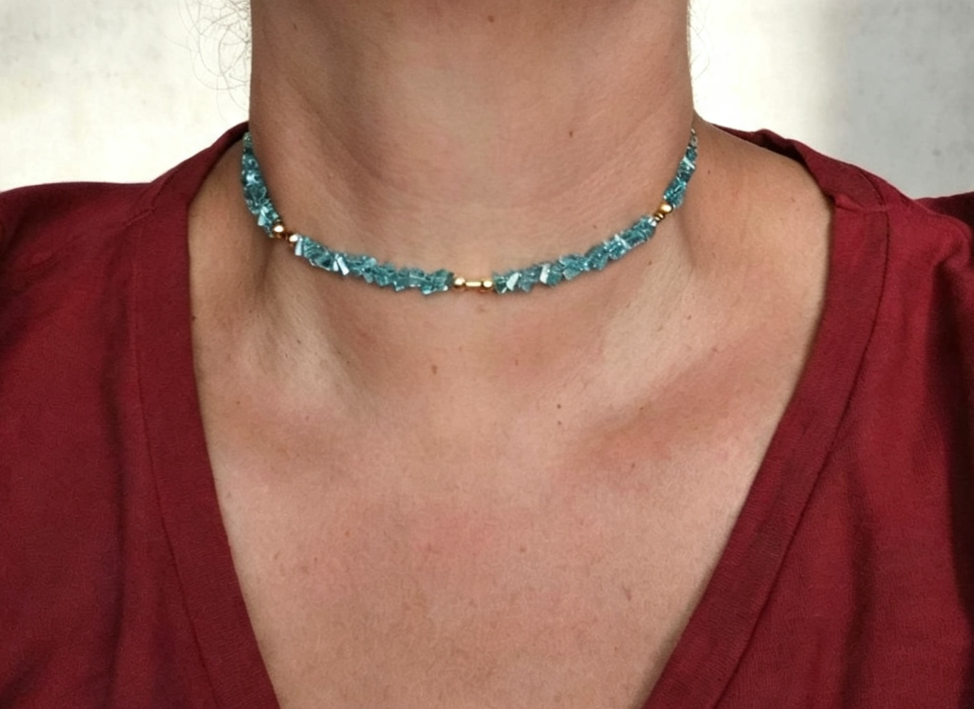 Colar (choker) cristal áurea lascas Azul Claro