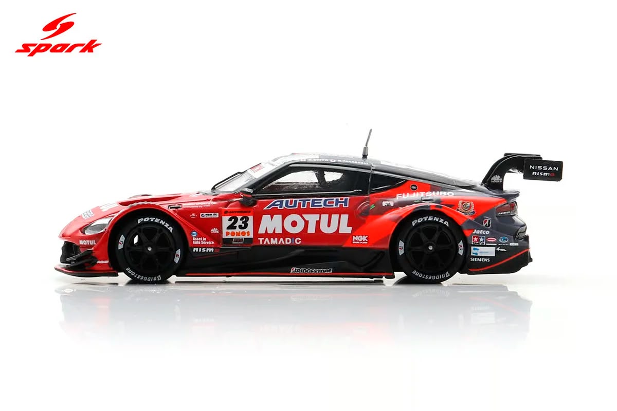 Nissan Z NISMO GT500 MOTUL AUTECH Super GT 2025 1:64 Spark