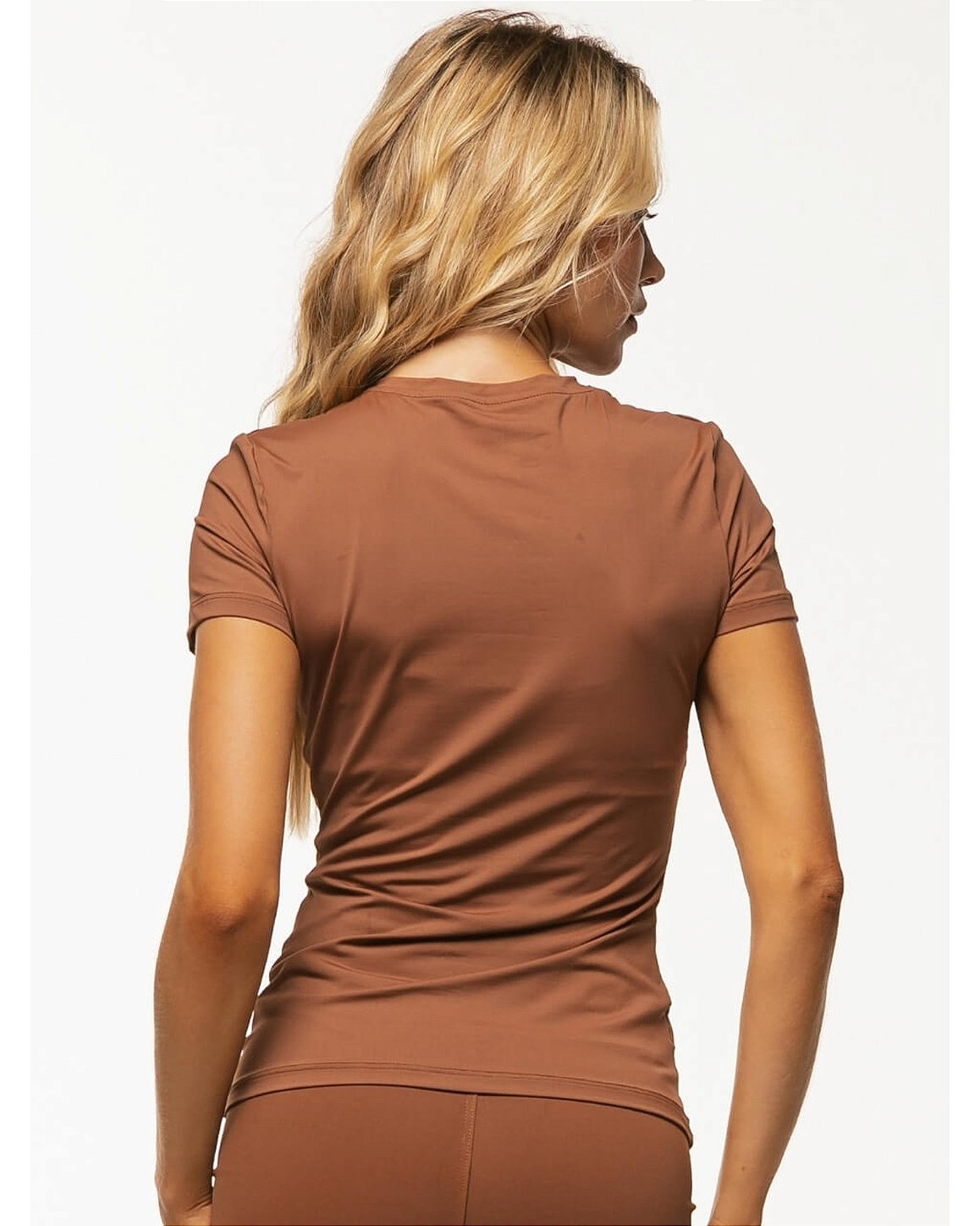 BLUSA MANGA CURTA POLIAMIDA - MARROM CHOCOLATE