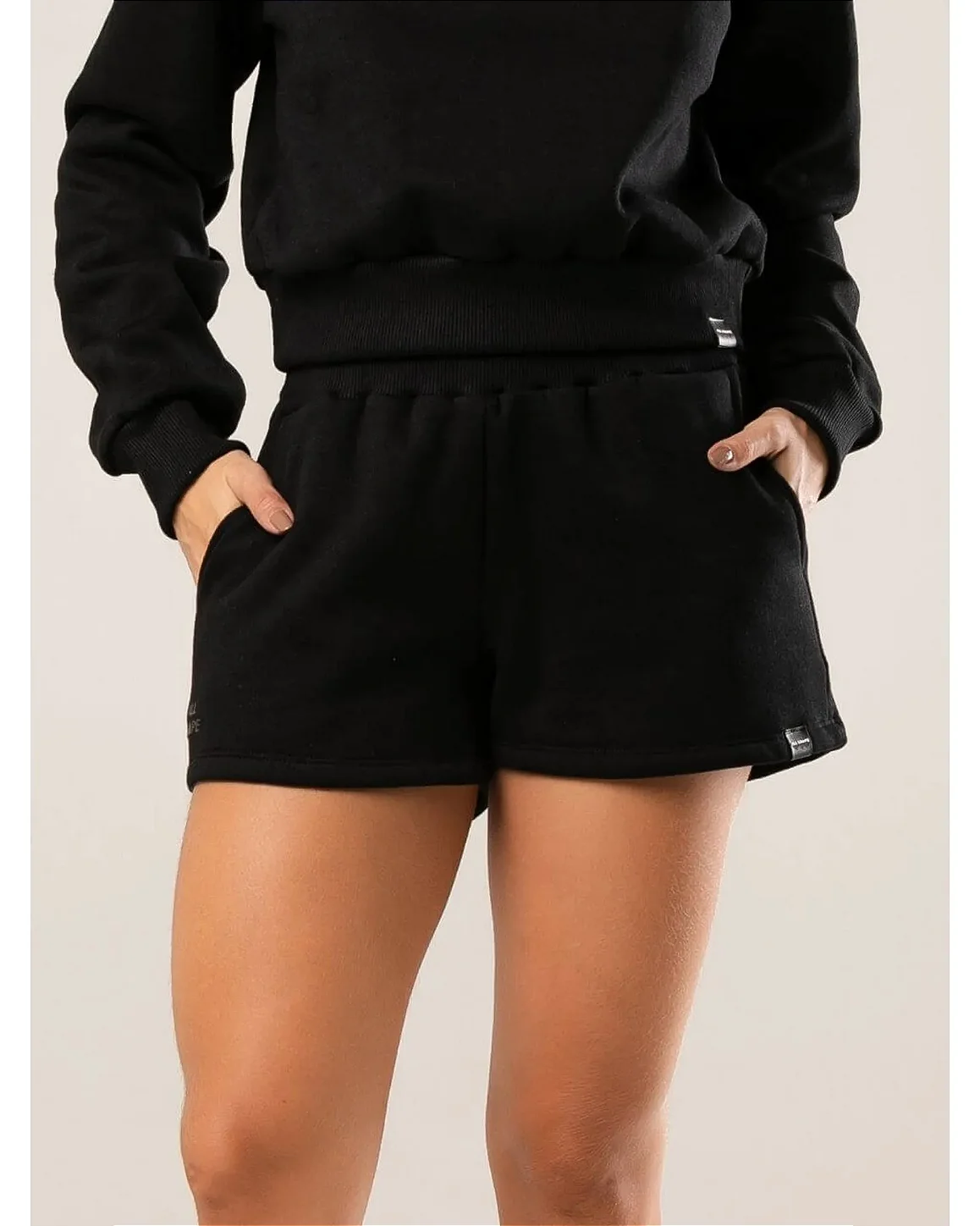 SHORT DE MOLETOM PELUCIADO - PRETO