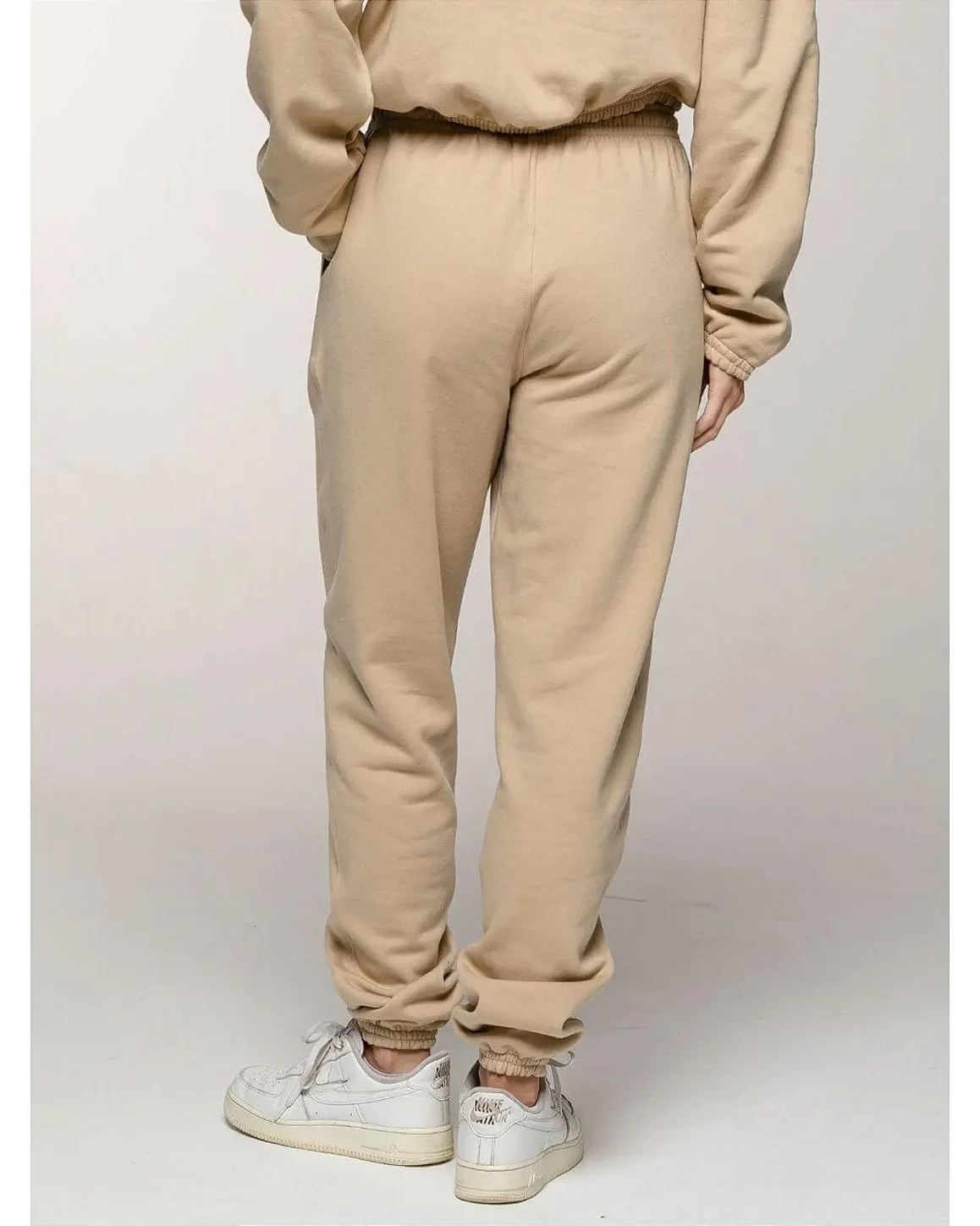 CALÇA DE MOLETOM PELUCIADO - BEGE DESERTO