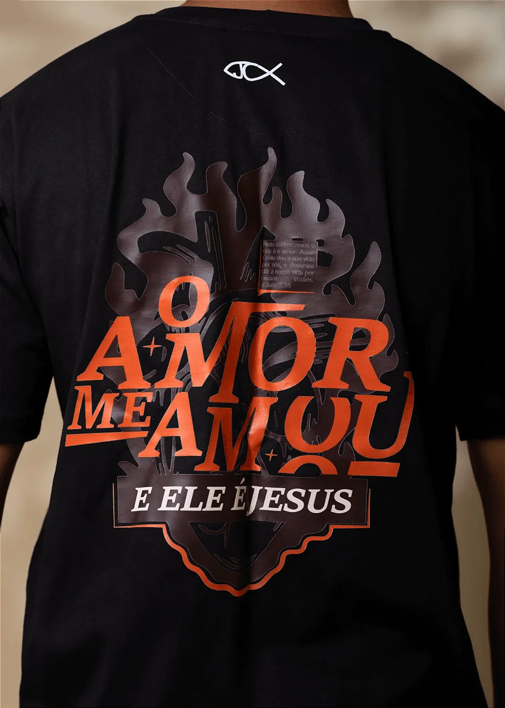 Camiseta T-shirt Feminina e Masculino "O amor me amou"