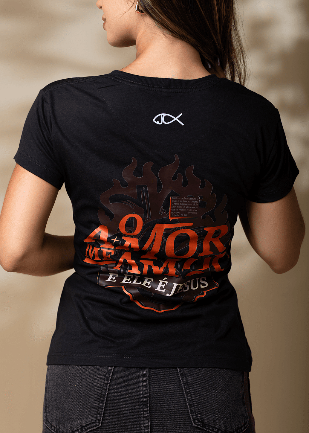 Camiseta T-shirt Feminina e Masculino "O amor me amou"