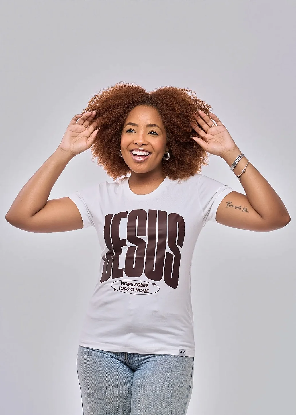 Camiseta Tshirt Feminino e Masculino "Jesus, nome sobre todo nome"