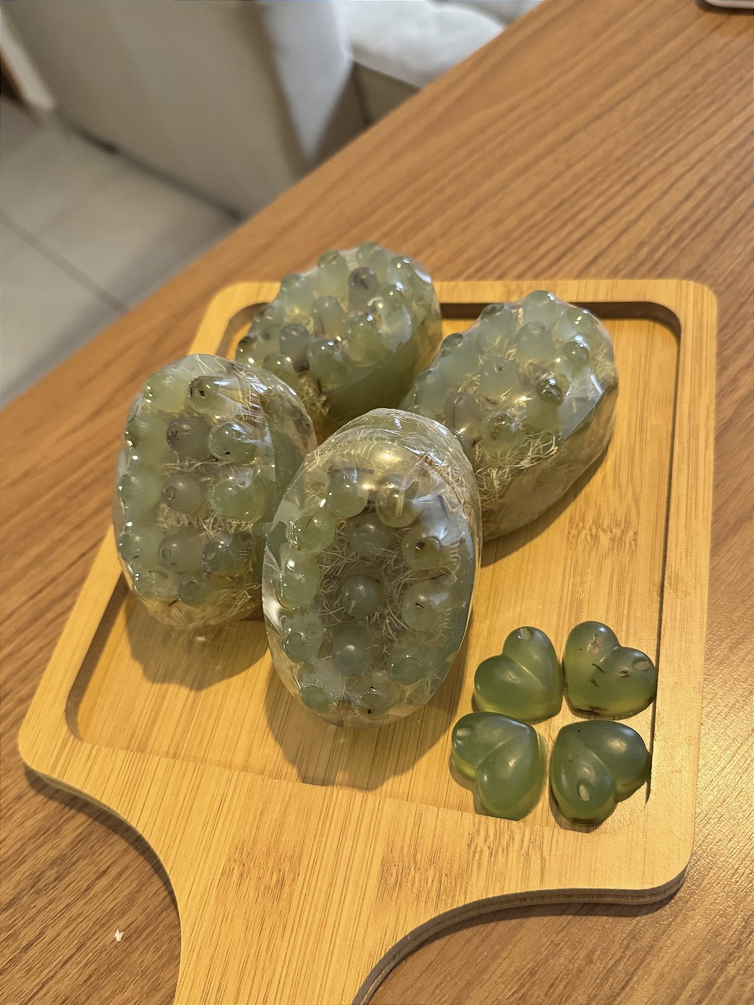 Sabonete massageador com bucha vegetal de alecrim e erva doce