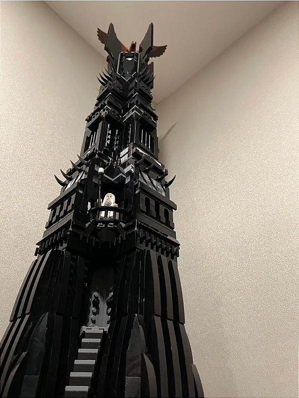 A Torre de Orthanc 73cm - The Lord Of The Rings