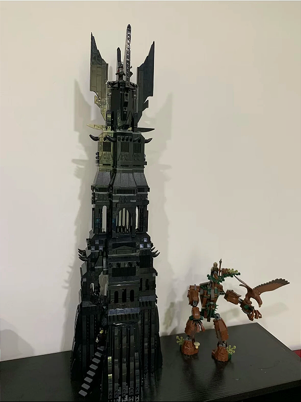 A Torre de Orthanc 73cm - The Lord Of The Rings