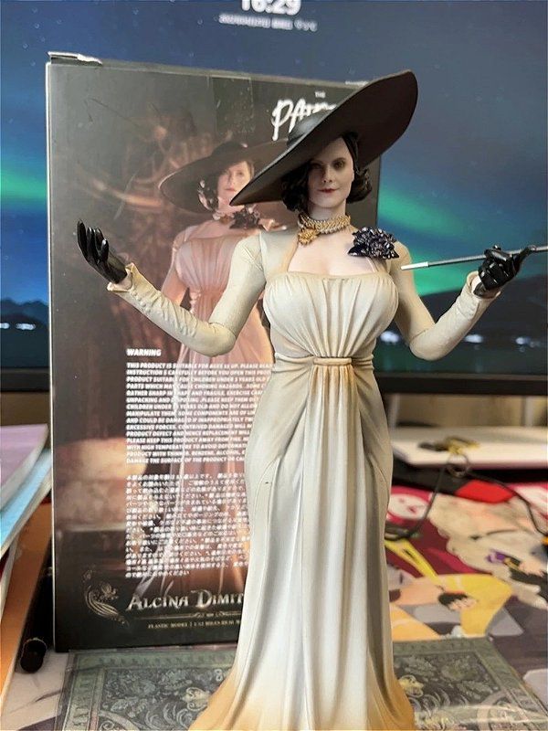 Action Figure Alcina Dimitrescu 27cm - Resident Evil Village