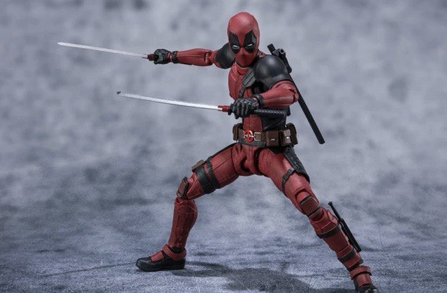 Action Figure Deadpool - Bandai ShFiguarts