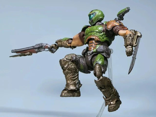 Action Figure Doom Slayer - Games