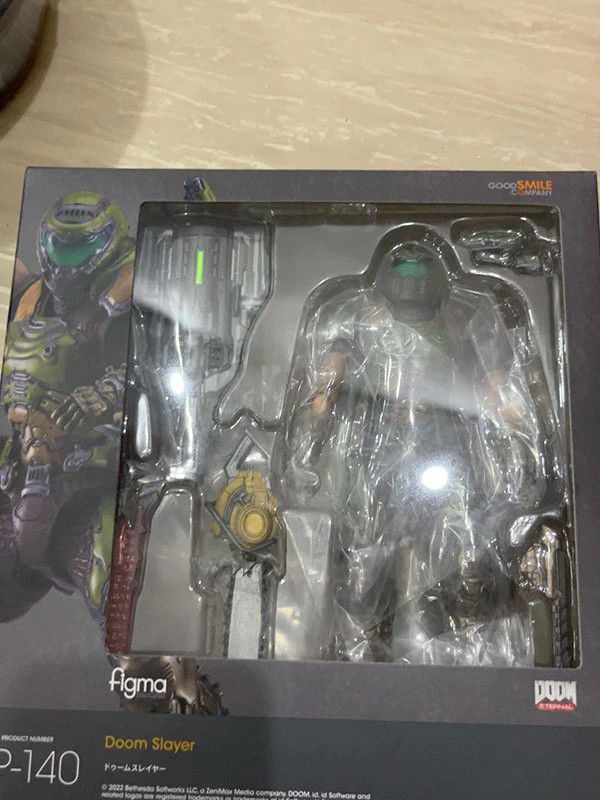 Action Figure Doom Slayer Eternal - Figma